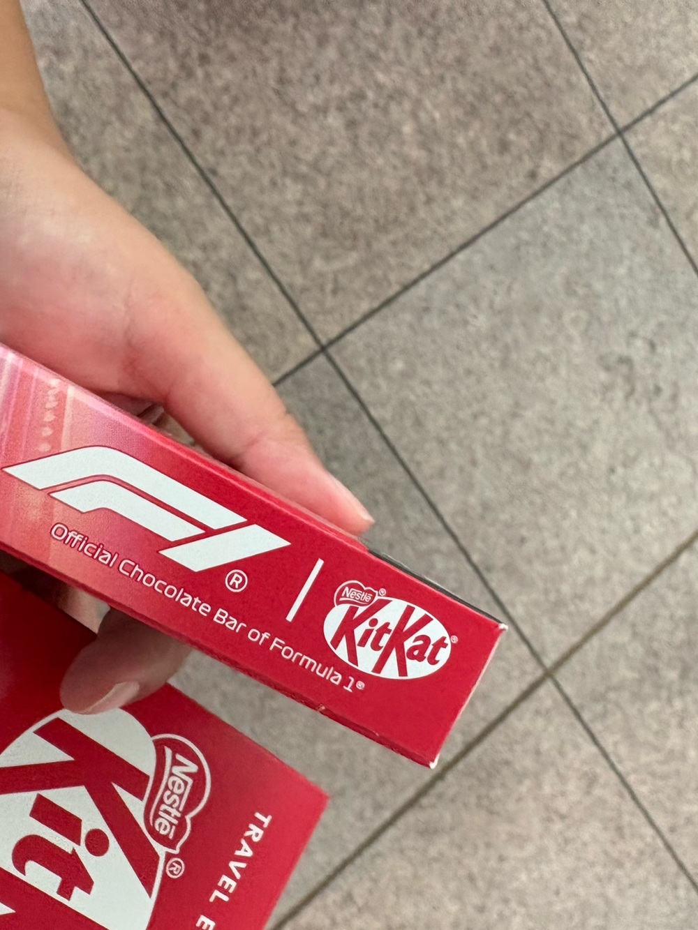 NIB Formula 1 Nestlé KitKat box Travel Edition - Picture 2 of 3